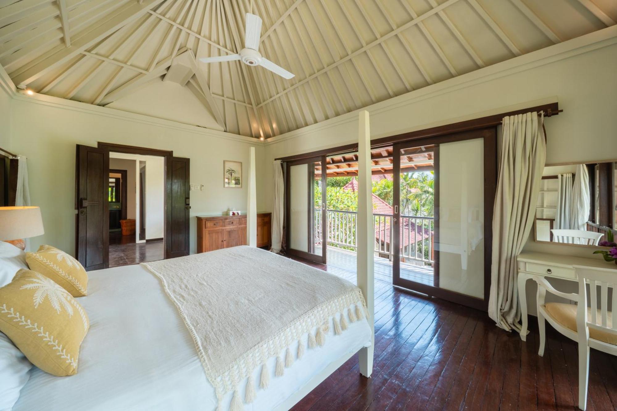 Luxury 3 Bed With Pool In Great Location With Beachfront Spa Access Villa *