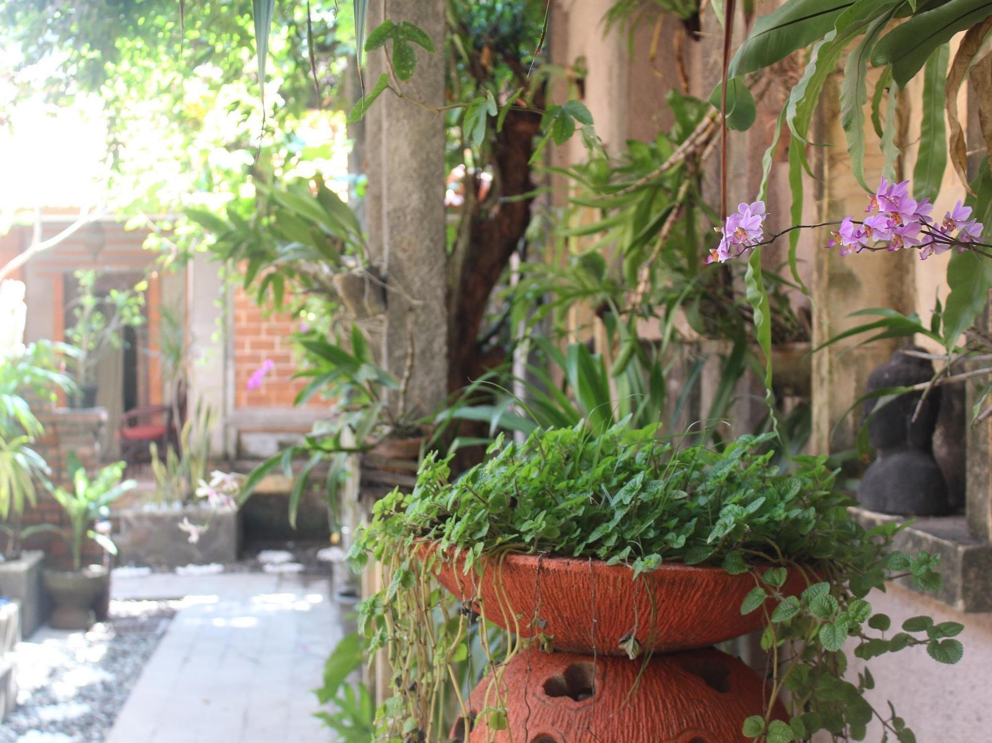 Indah Guest house