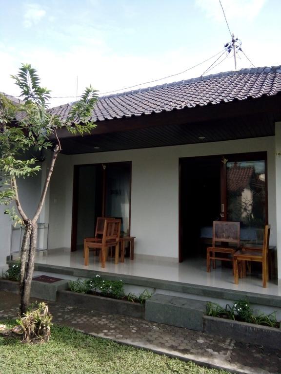Wisna House Homestay *