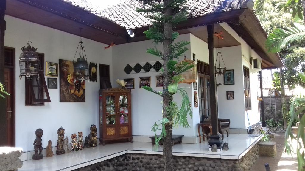 Tjana Homestay *