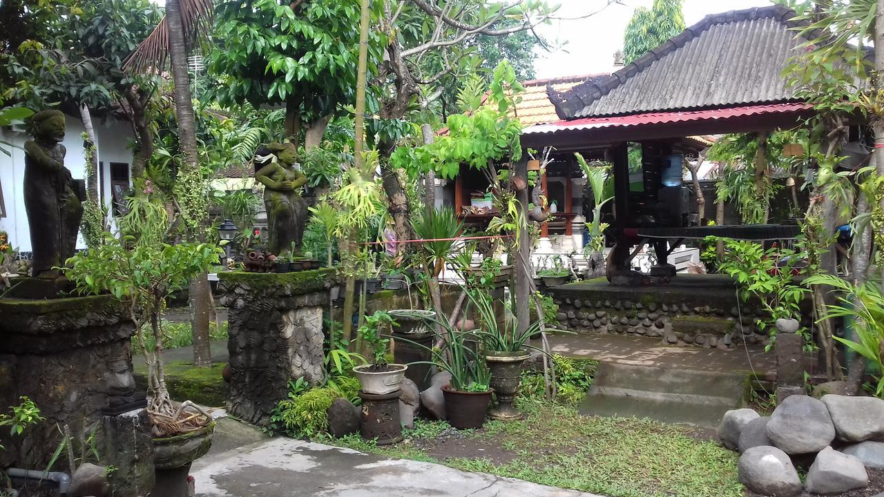 Tjana Homestay *