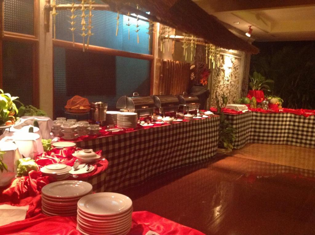 Hotel Parigata And 4*