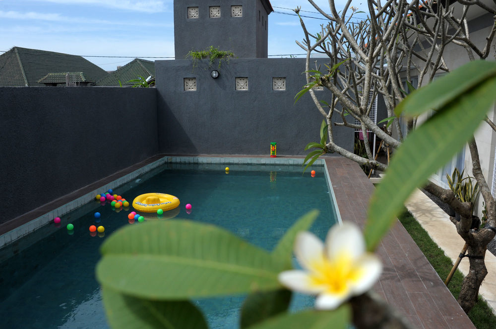 Guest house Dean's Place Bali 3*
