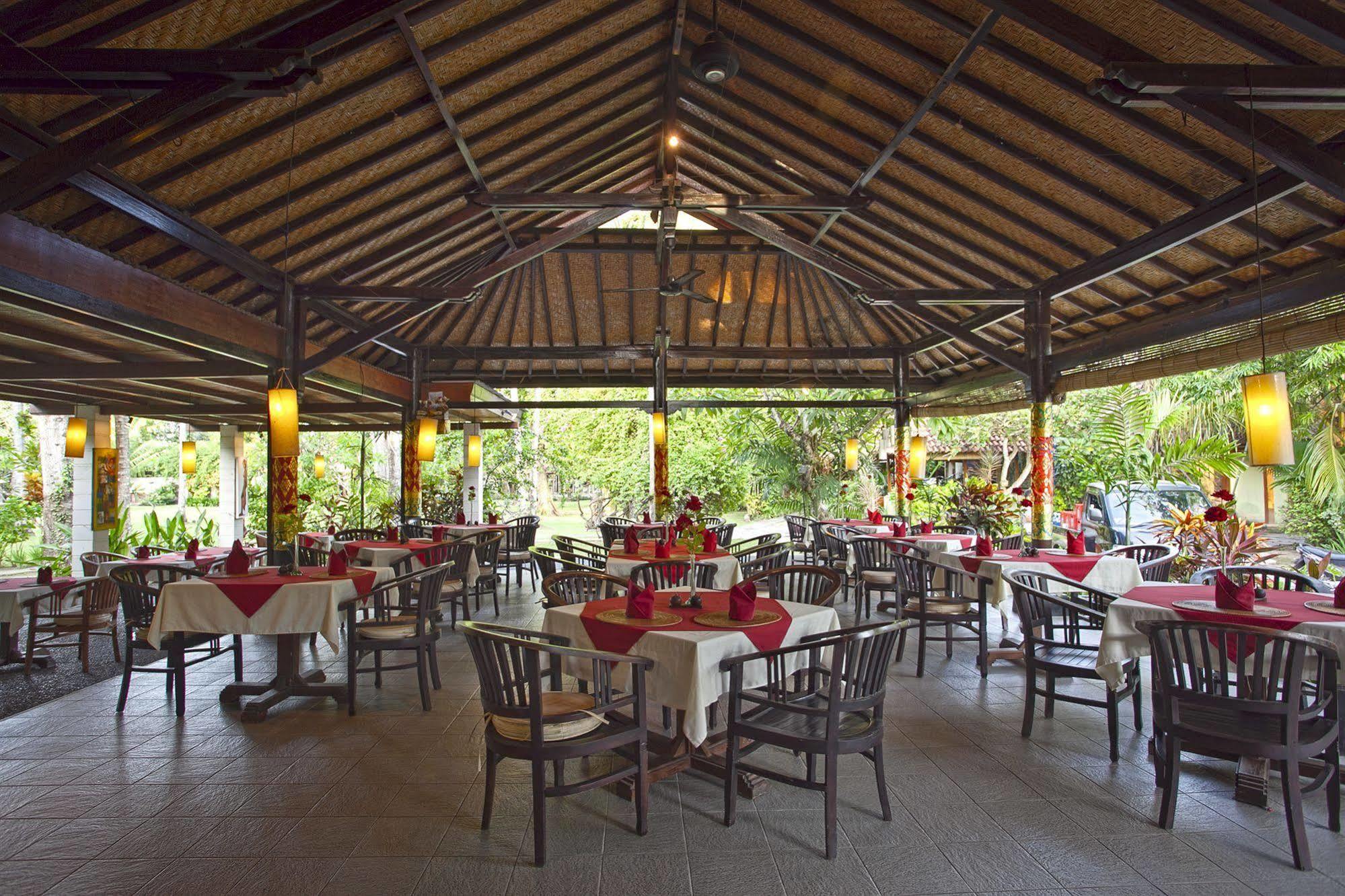 Natah Bale Sanur (Bali)