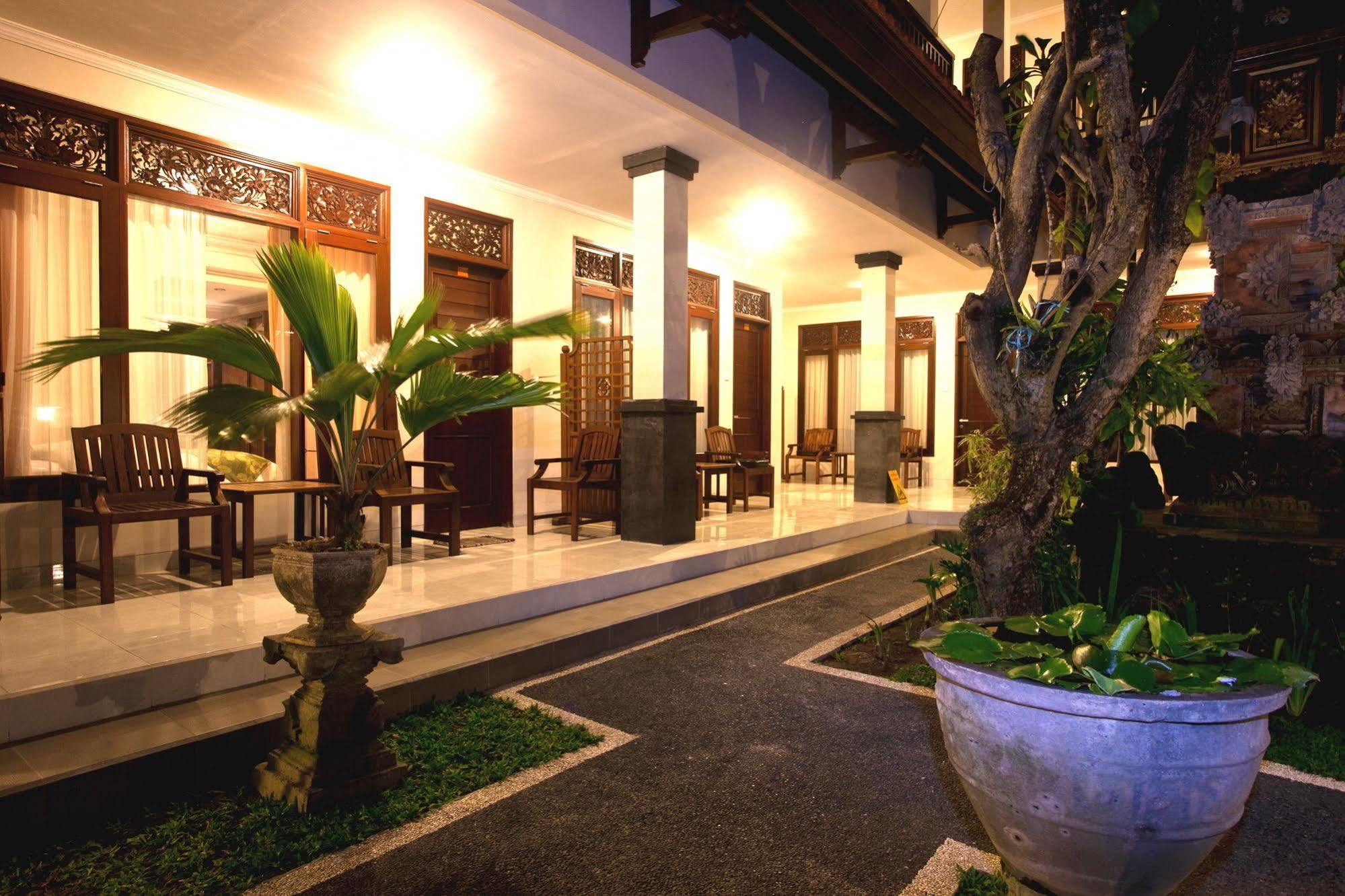 Hotel Puri Mango Sanur 2*