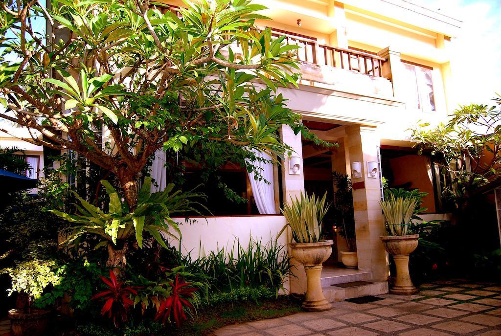 Bali Emerald Villa *