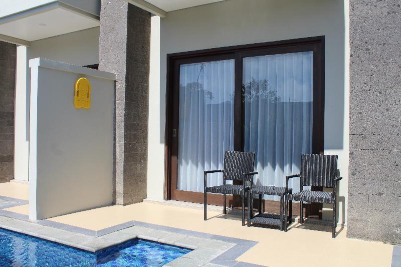 Signature Bali Hotel