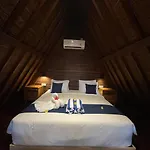 Louto Dmell Guesthouse & Villa