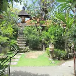 Mona Homestay