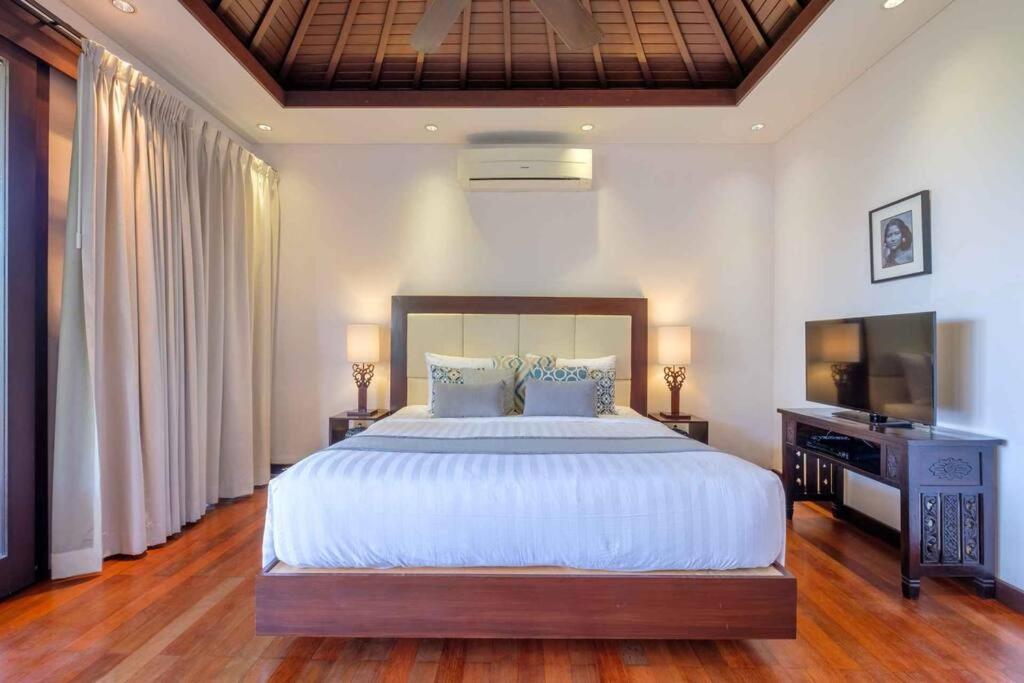 Kejora Beachfront Estate -stunning Eleven