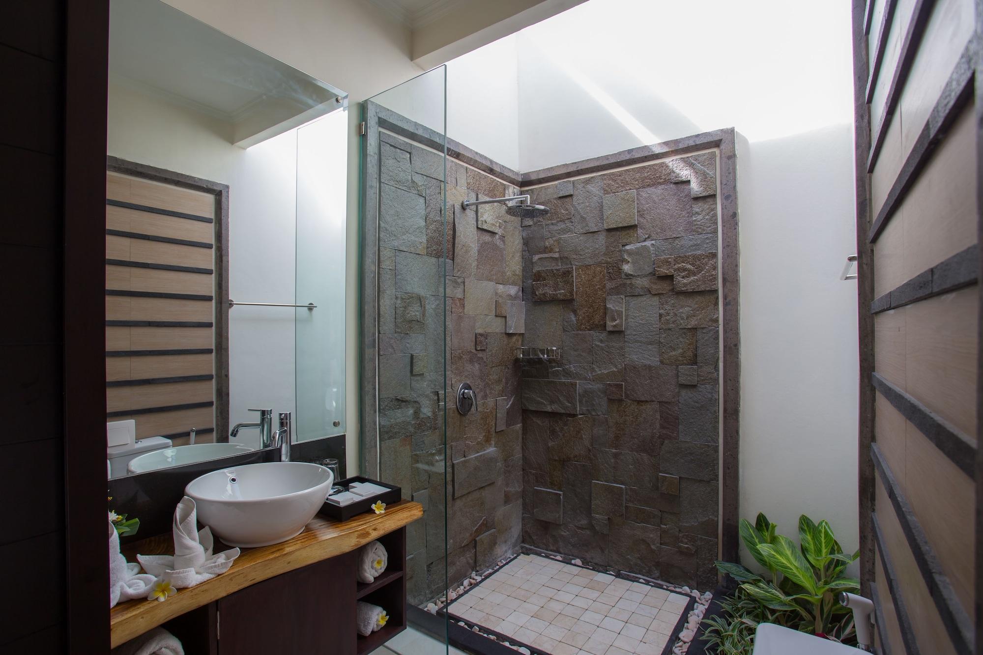 Kayu Suar Bali Luxury & Villa *