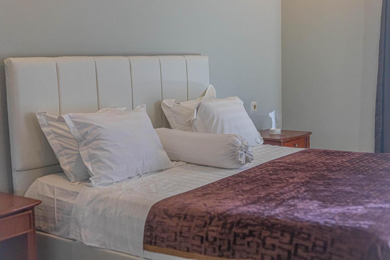 Rose 1 Guest house *