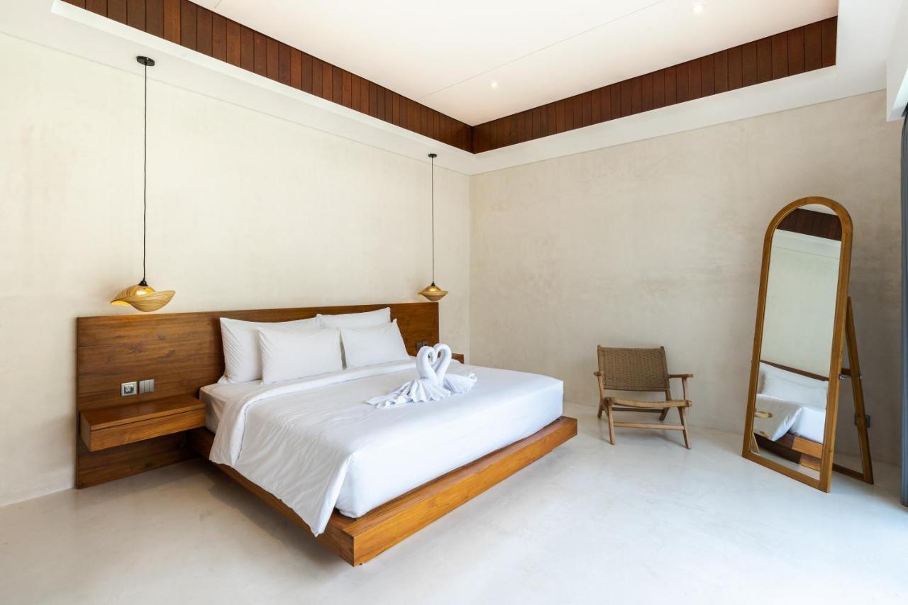 J4 * Sanur (Bali)