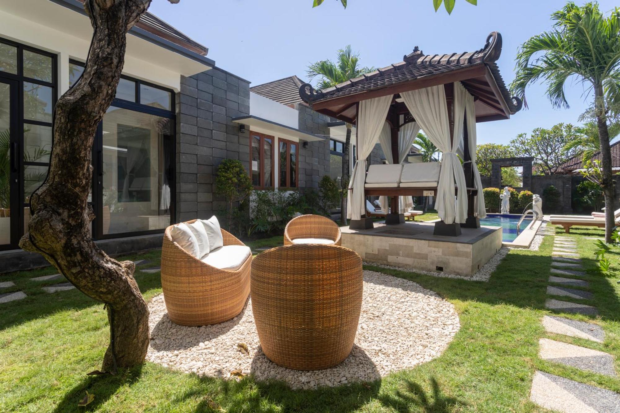 Designer Emy Villa