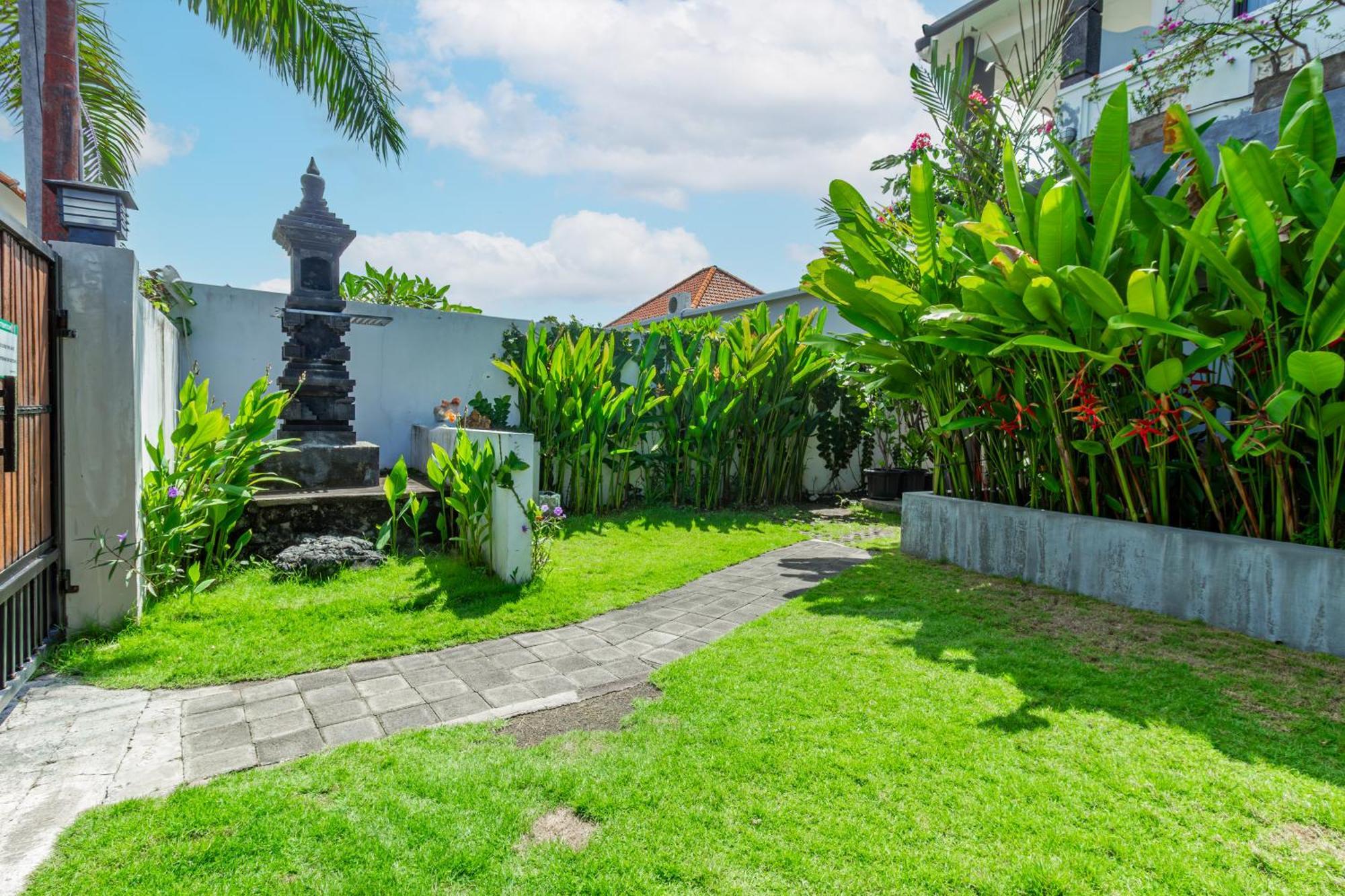 Belvilla Aranya Beach Hotel