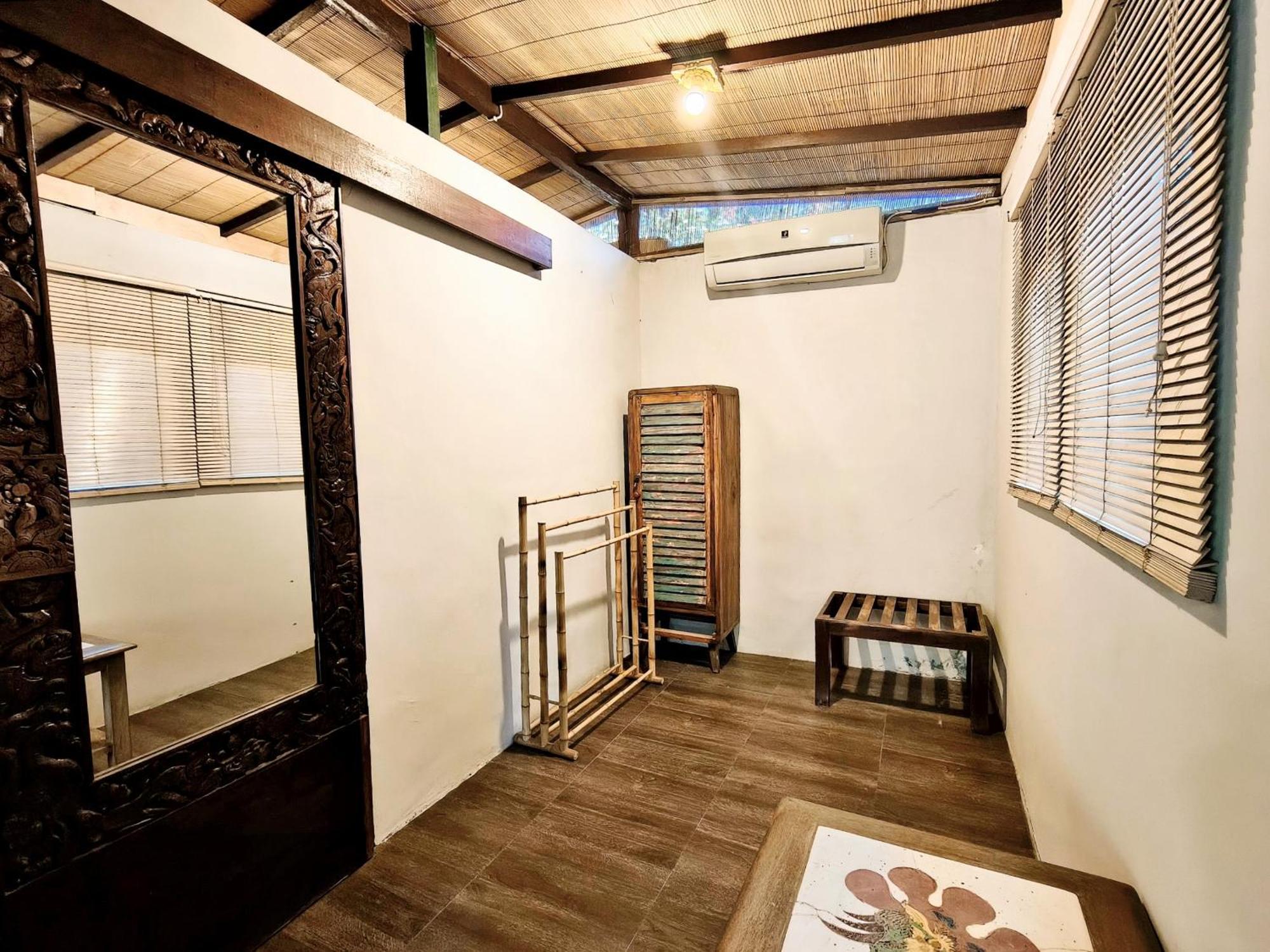 Panda Lumbung Bed & Breakfast *