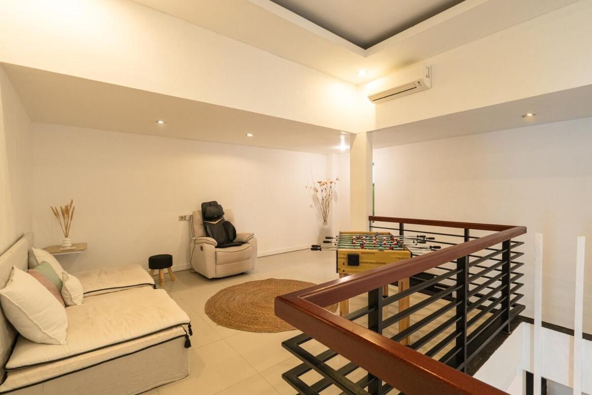 Villa Beautiful Side Large Garden Parking Sanur (Bali)