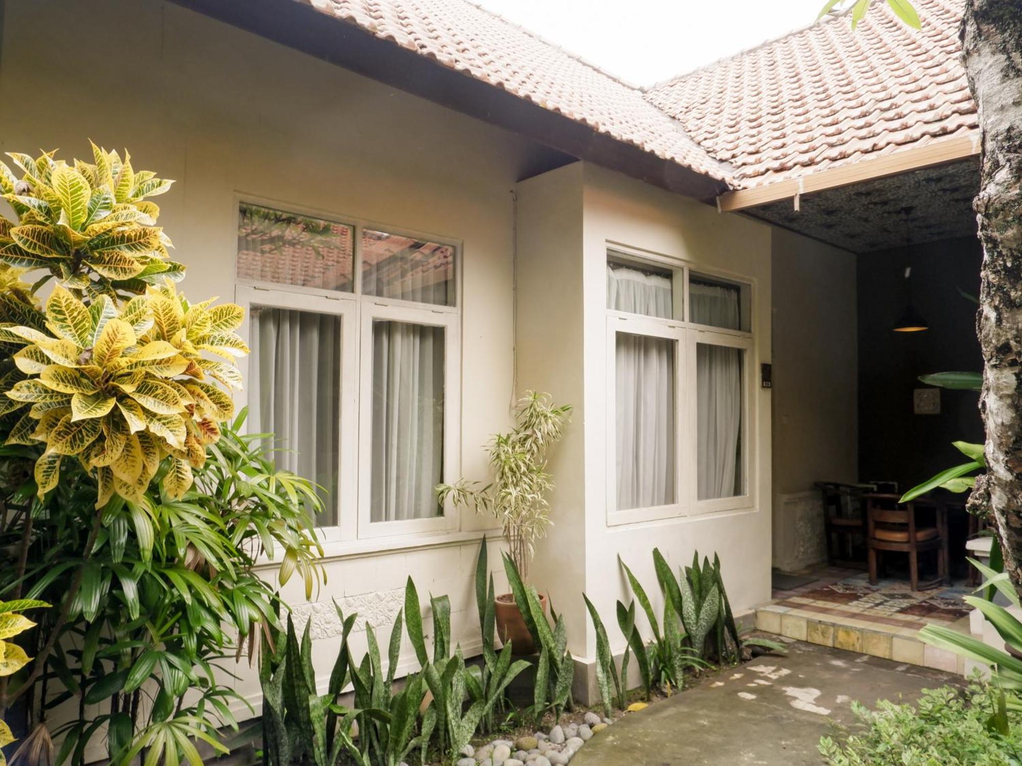 Peneeda View 3* Sanur (Bali)