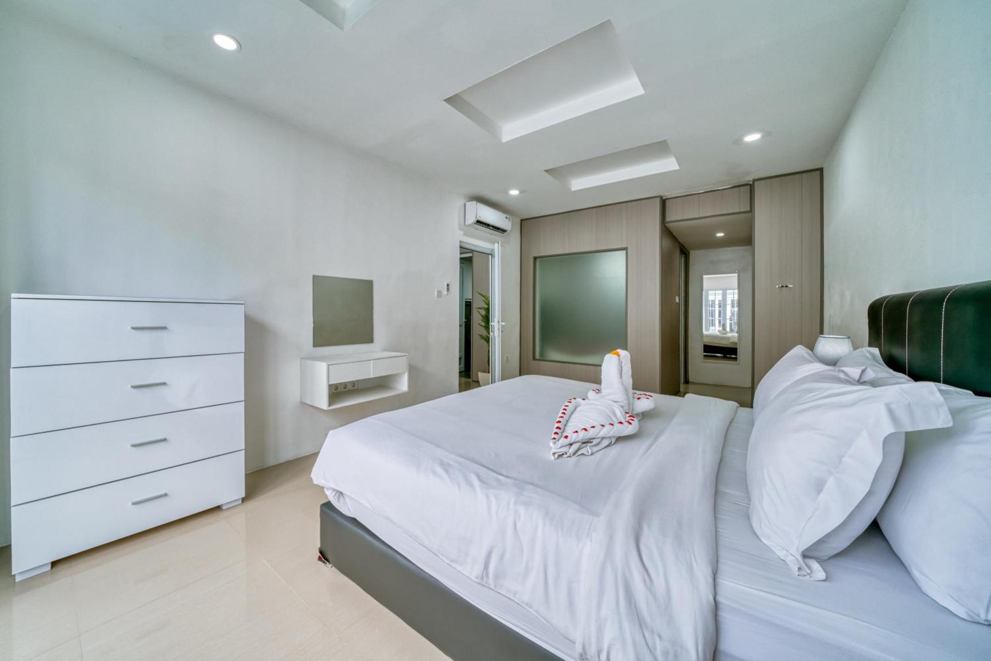 Apartment 3bd Modern In With Bbq & Huge Shared Pool *