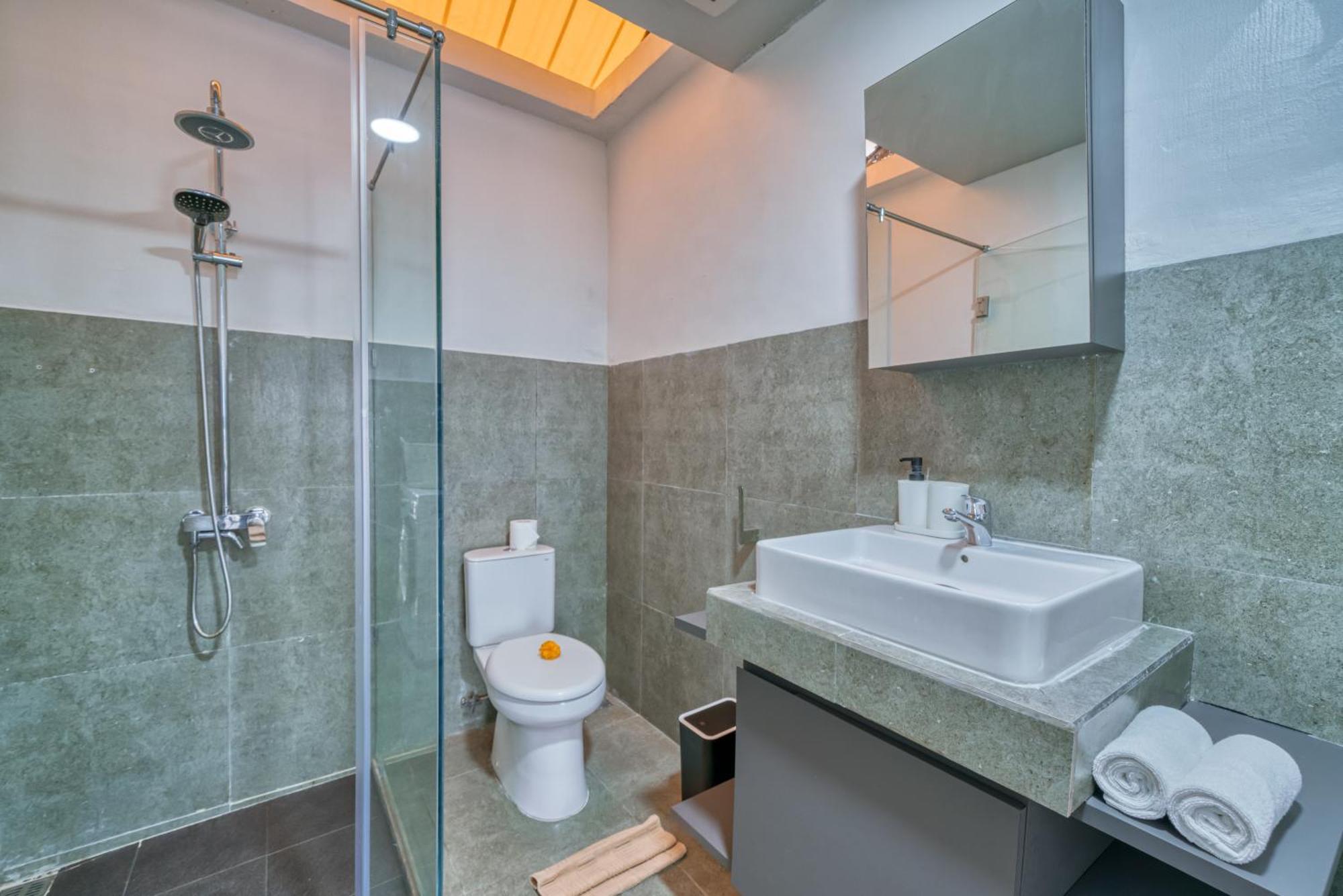 3bd Modern In With Bbq & Huge Shared Pool Apartment *