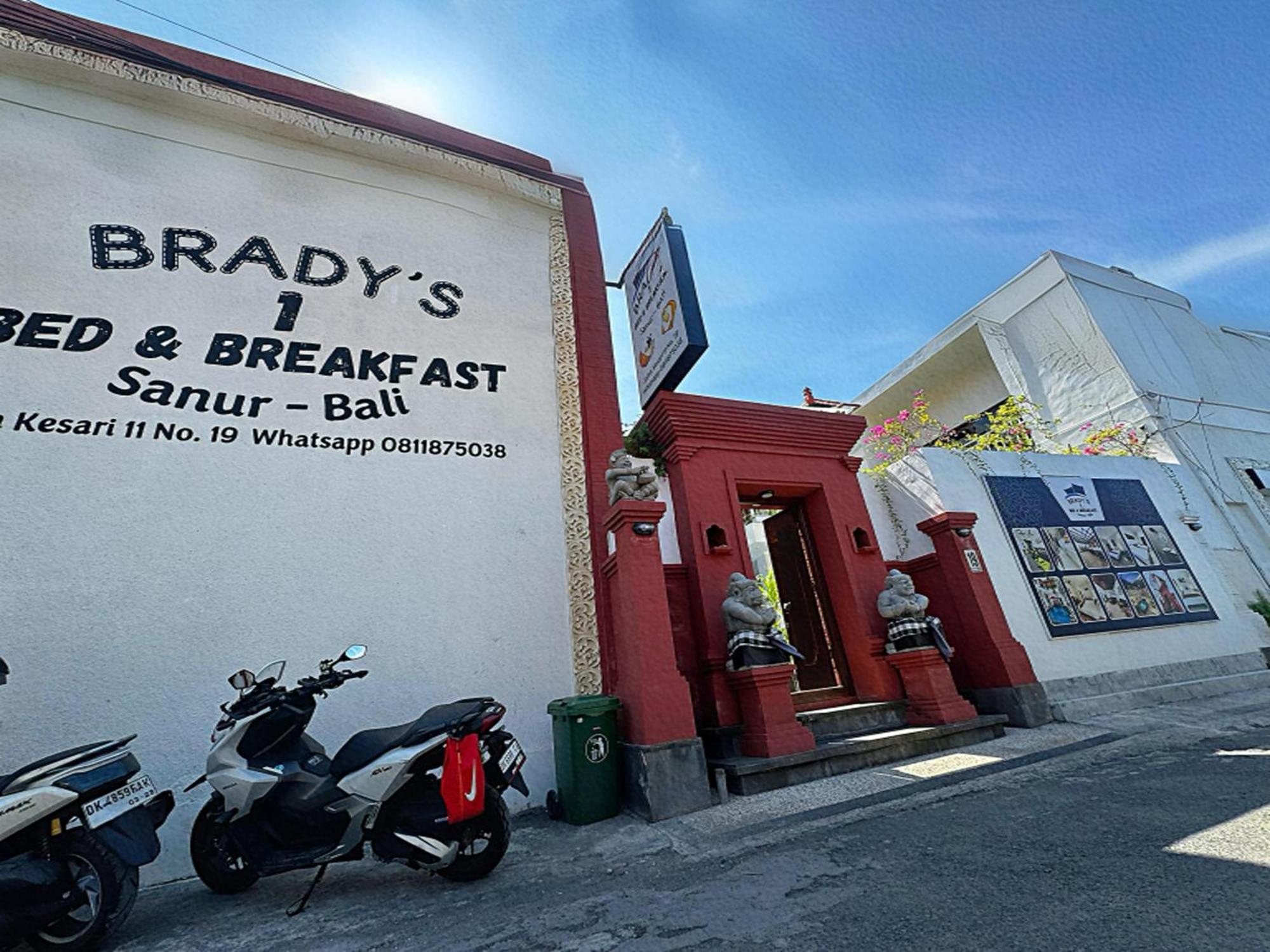 Brady's Close To * Sanur