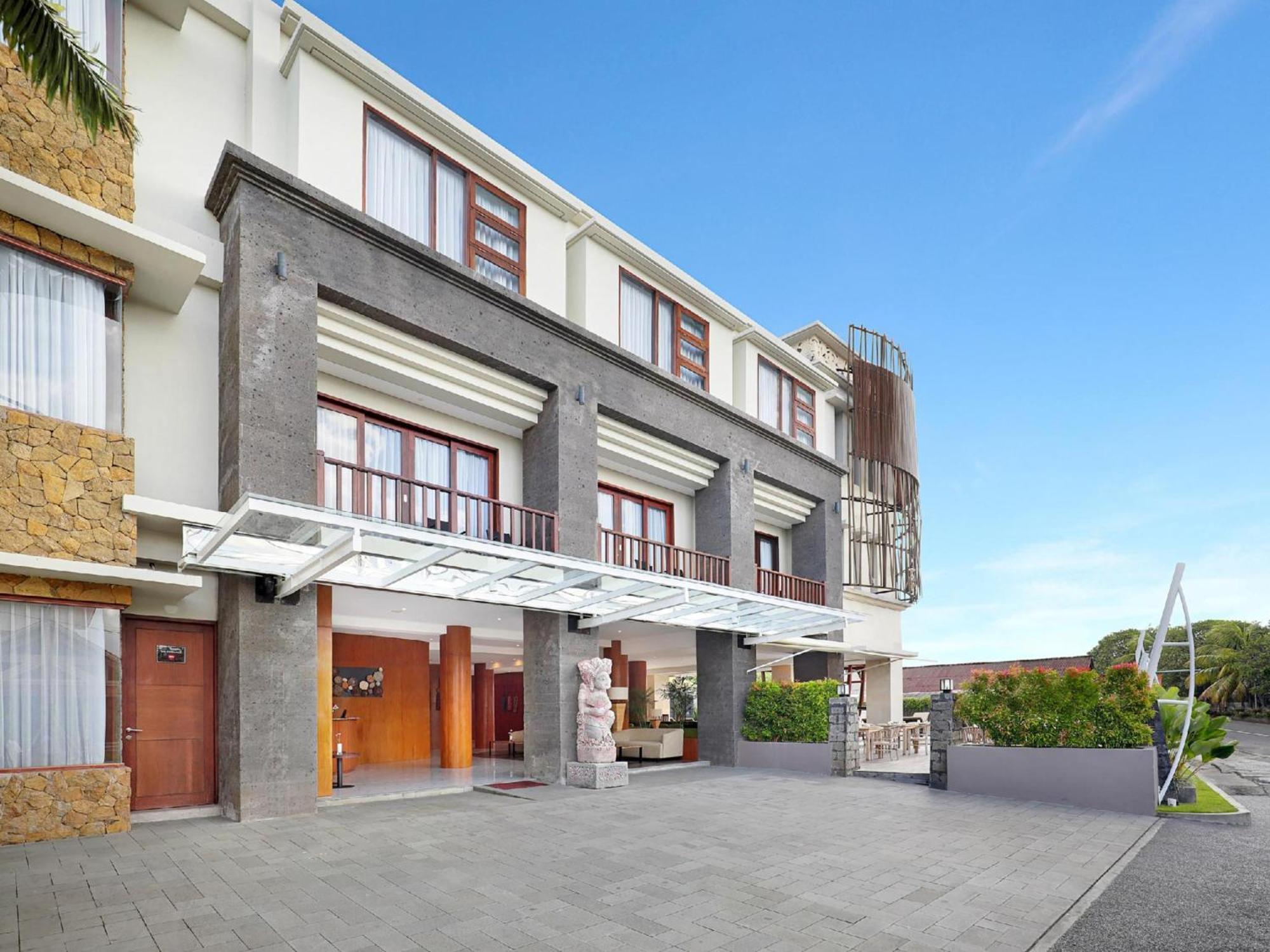 Townhouse Oak Signature Hotel