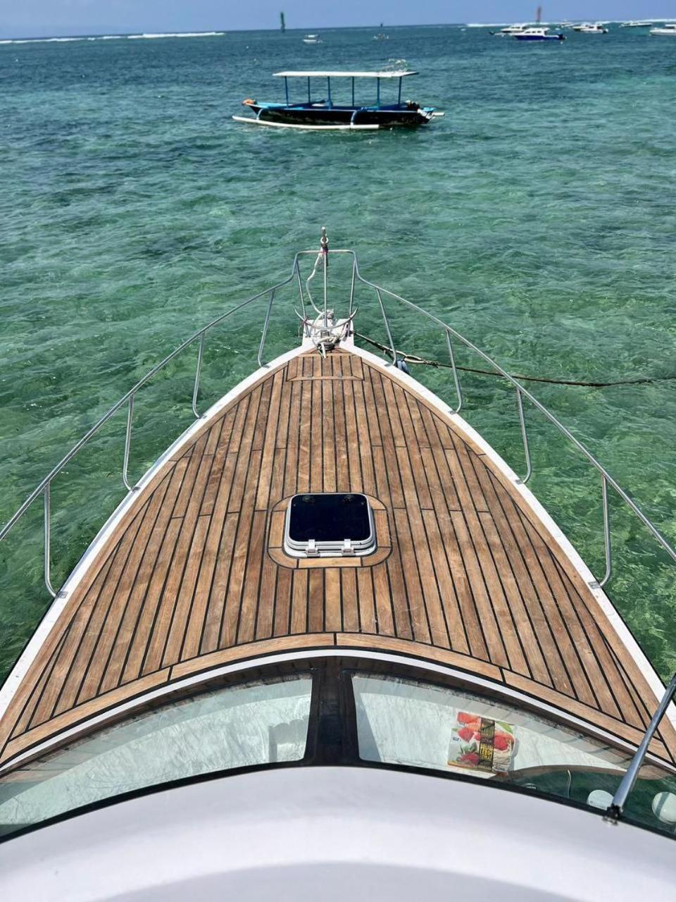 Botel круиз на яхте с бали на нуса пенида