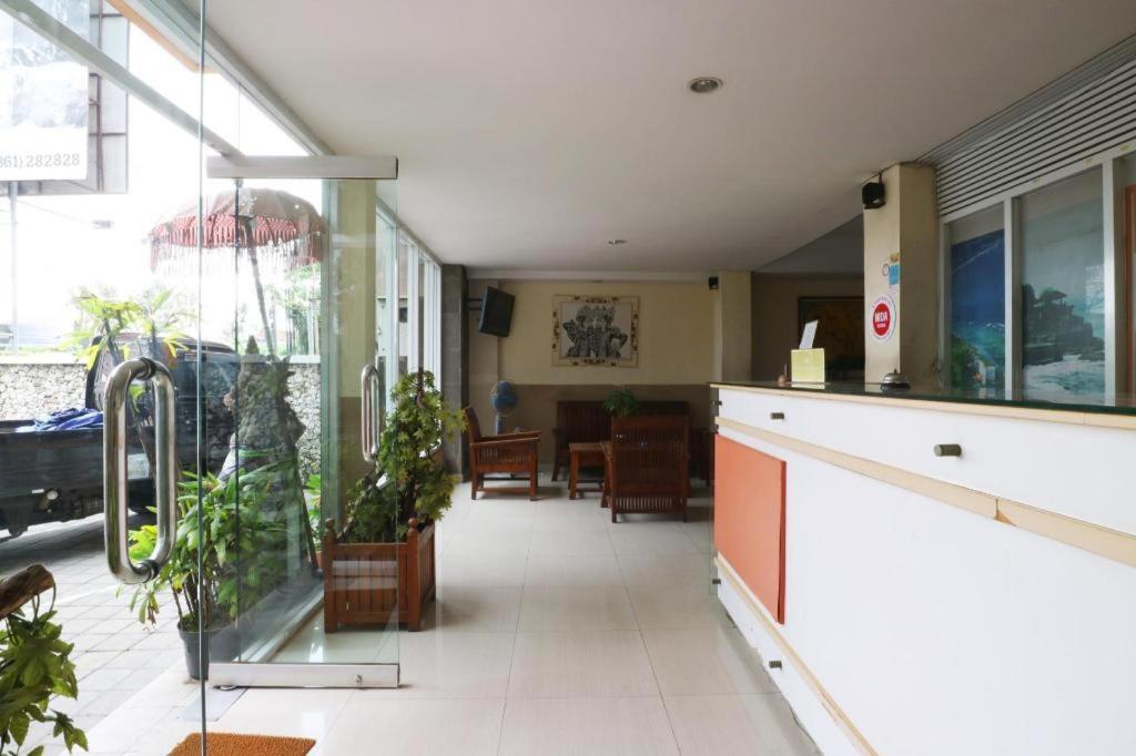 Ayu Hotel *