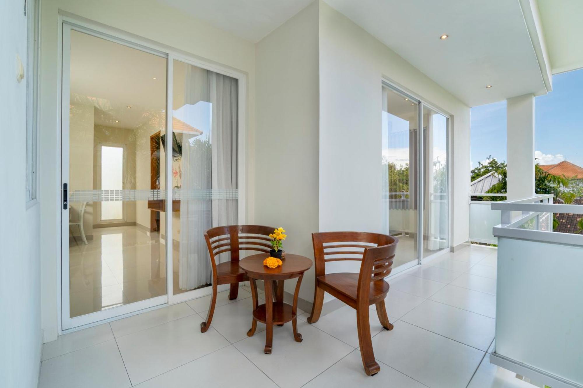 Oxy House Bali Hotel