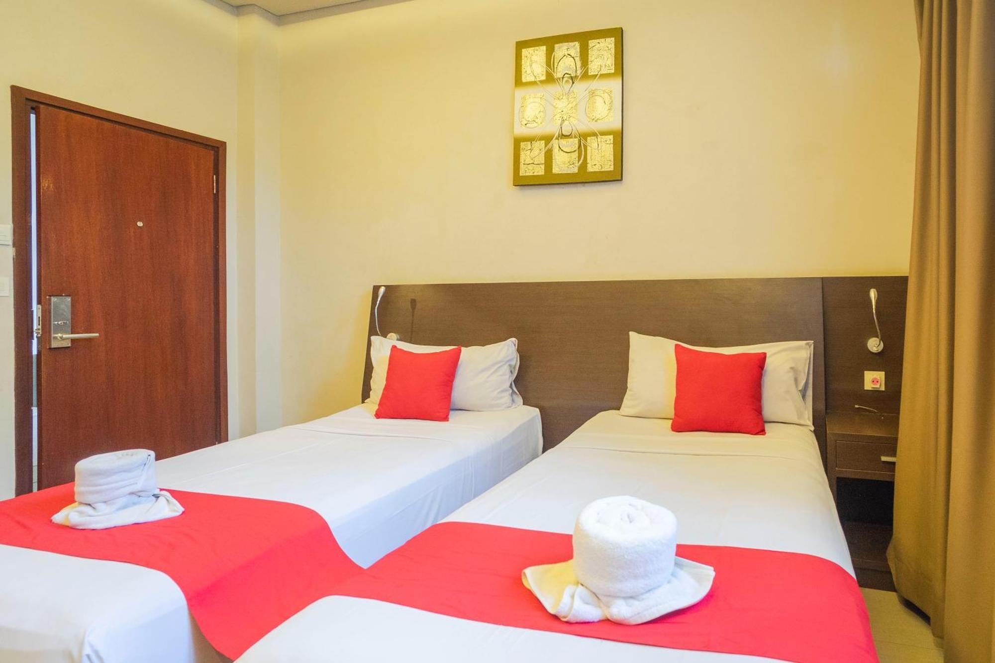 Hotel Akarsa Transit