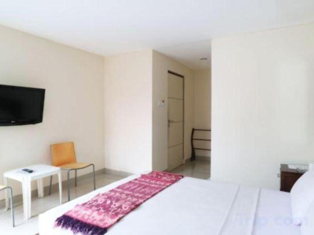 Ayu Hotel *