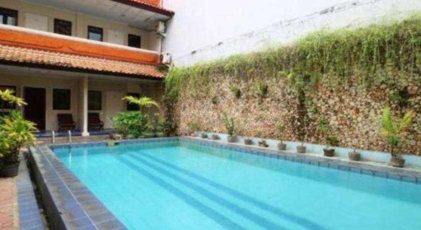 Ayu Hotel