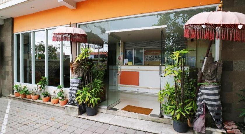 Ayu Hotel *