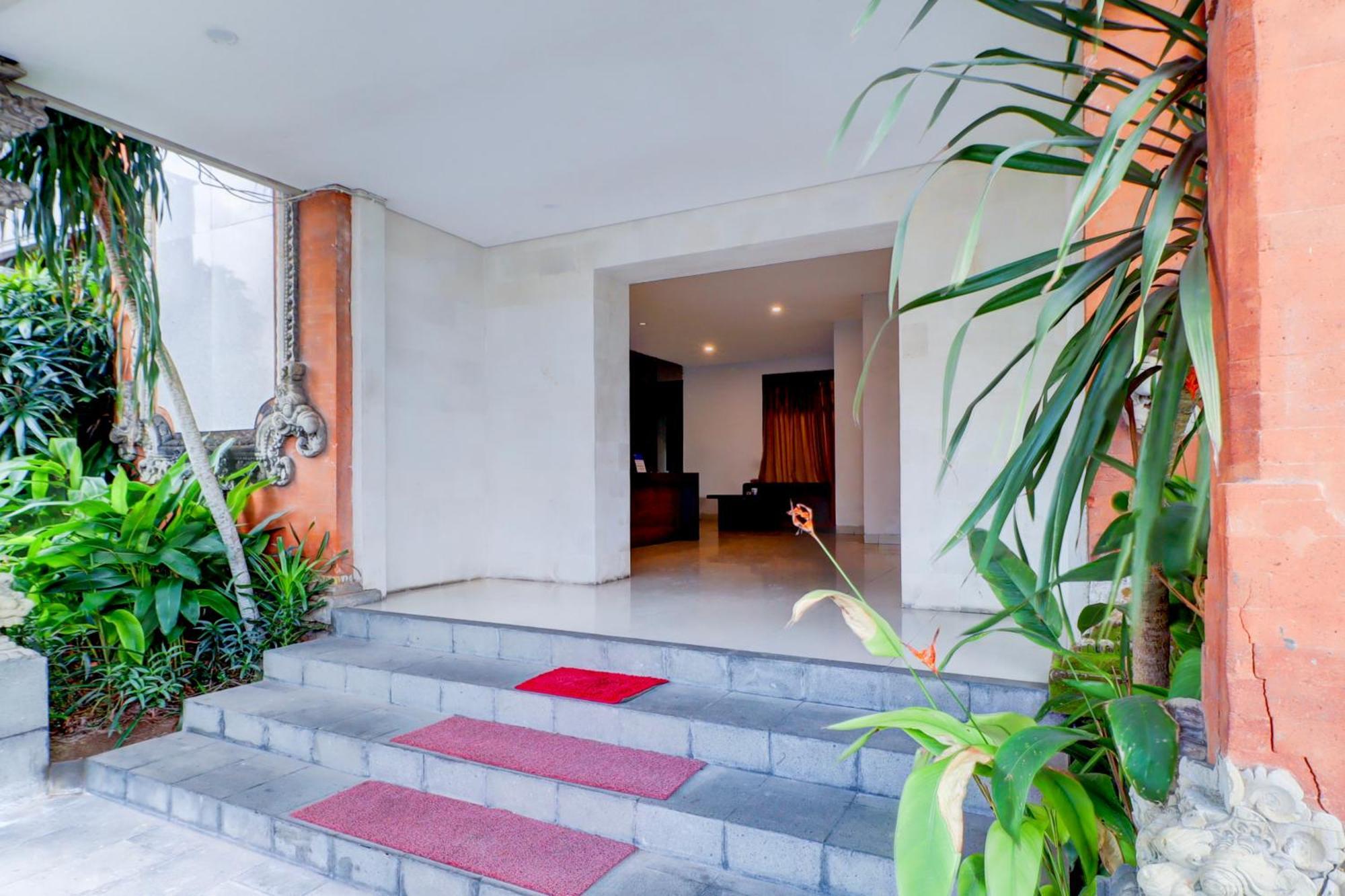 Akarsa Transit Hotel 2*