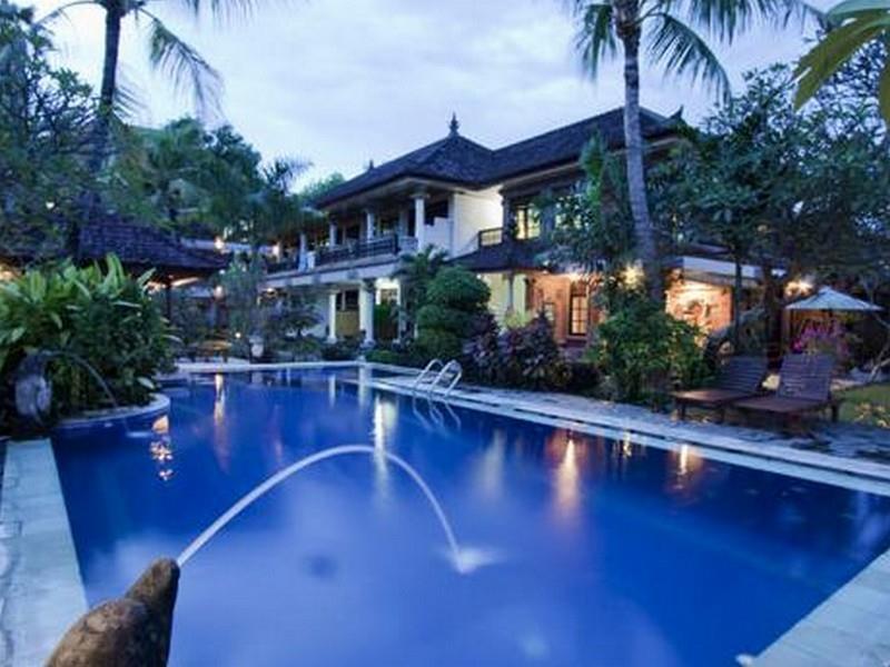 Taman Agung Hotel 3*