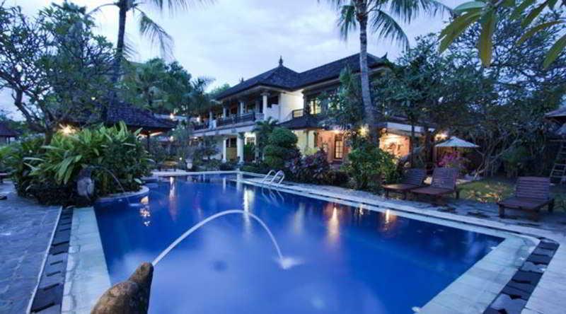 Taman Agung Hotel 3*