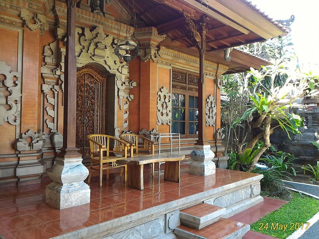 Ngetis Home Stay *
