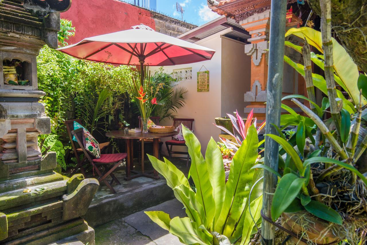 Radha Guest house 2*