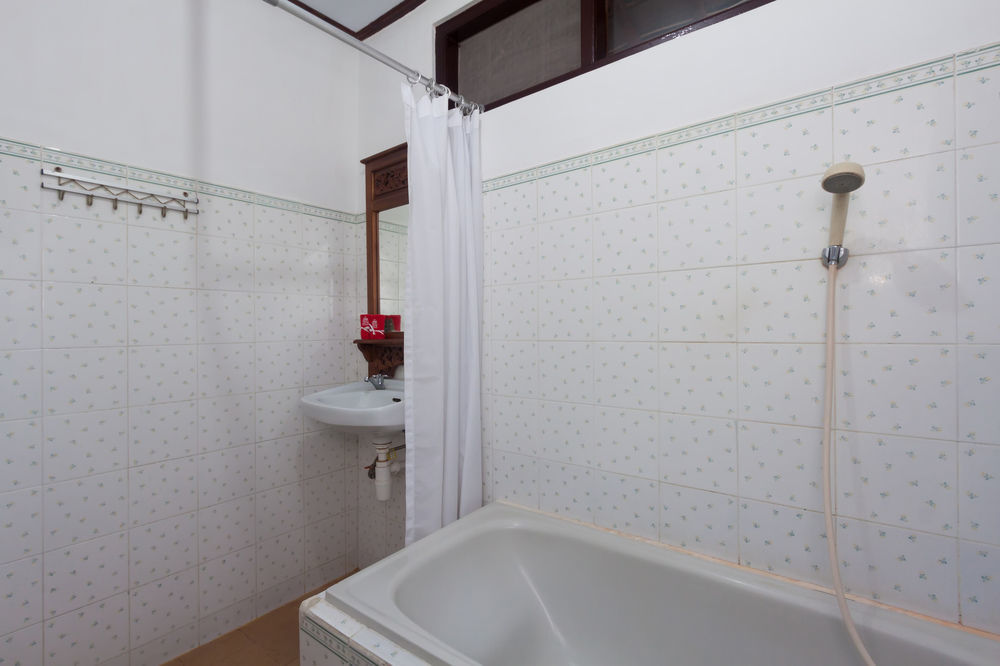 Hotel Zen Premium Danau Tamblingan 2 3*