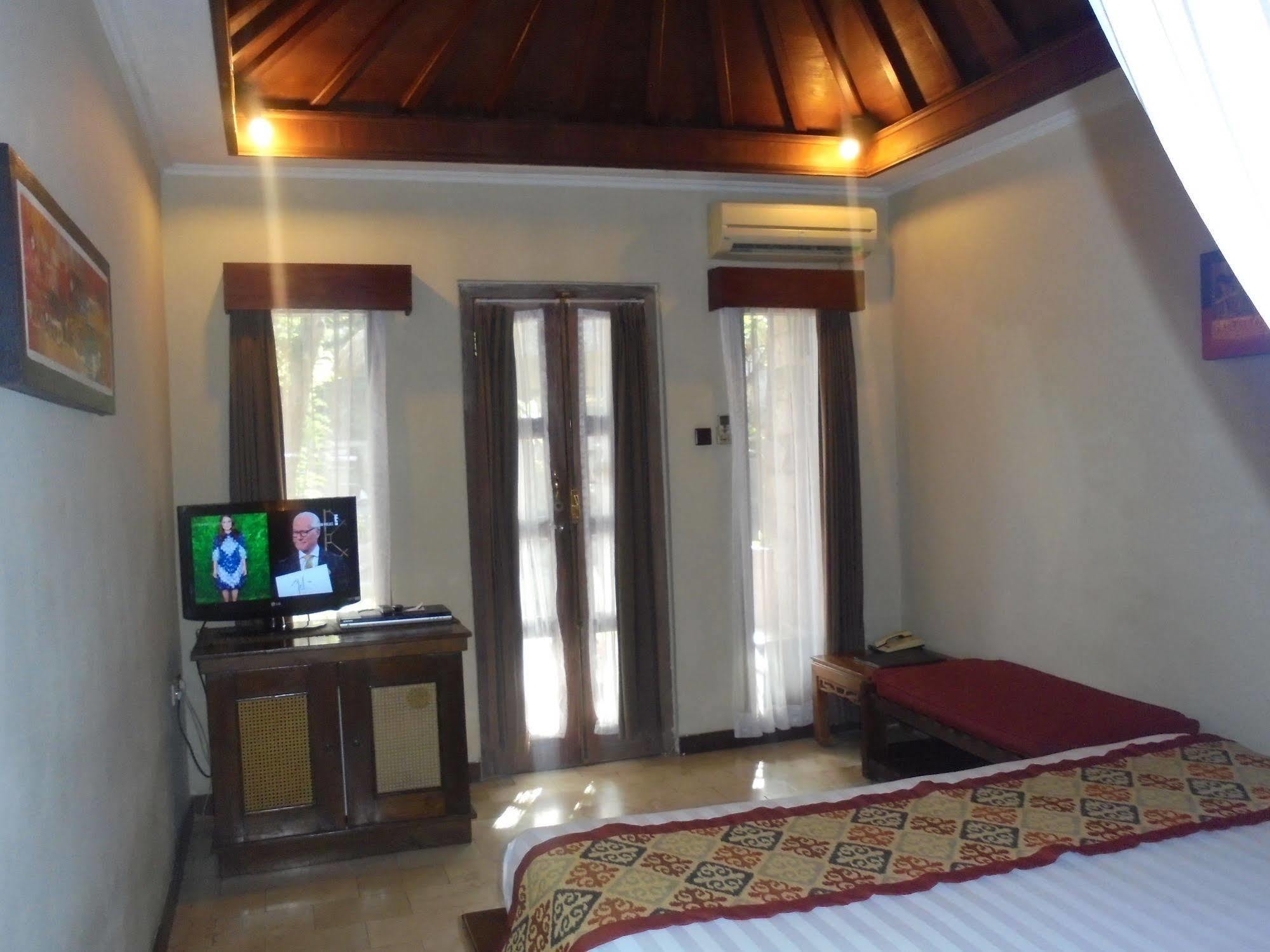 Hotel Puri Ayu 4*