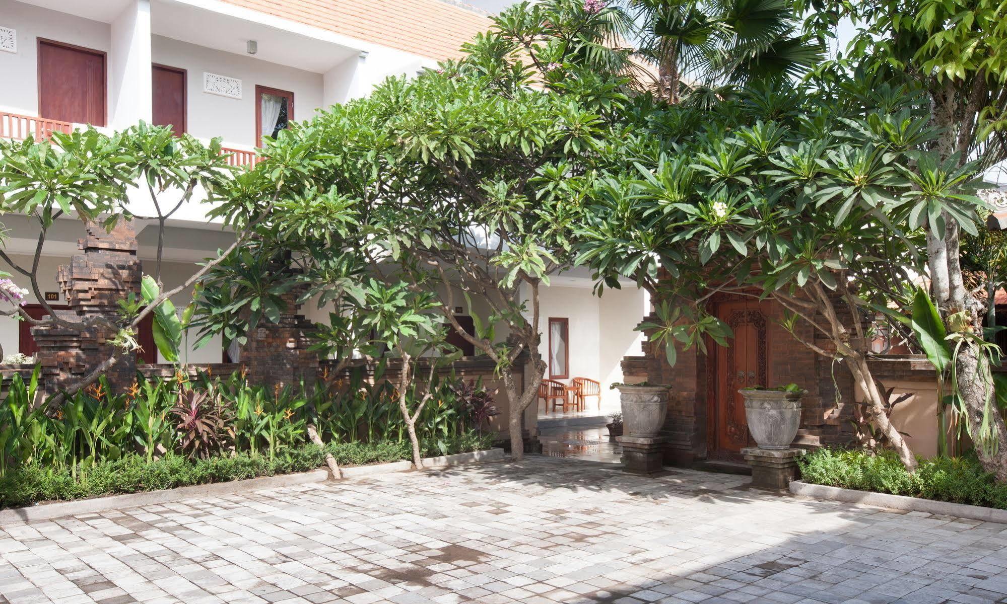 Hotel Nesa Bali 3*