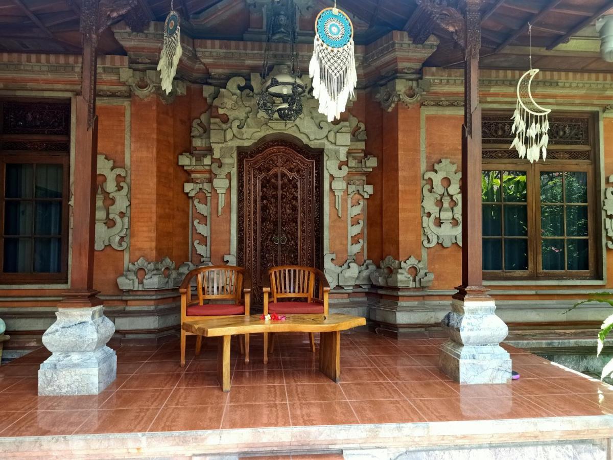 Ngetis Home Stay *