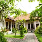 Manda Homestay