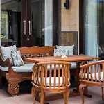 Villa Nesanur - Comfortable & Spacious Beachside Sanur