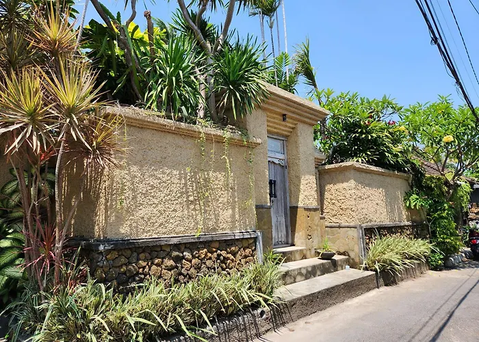 Villa Nesanur - Comfortable & Spacious Beachside Sanur