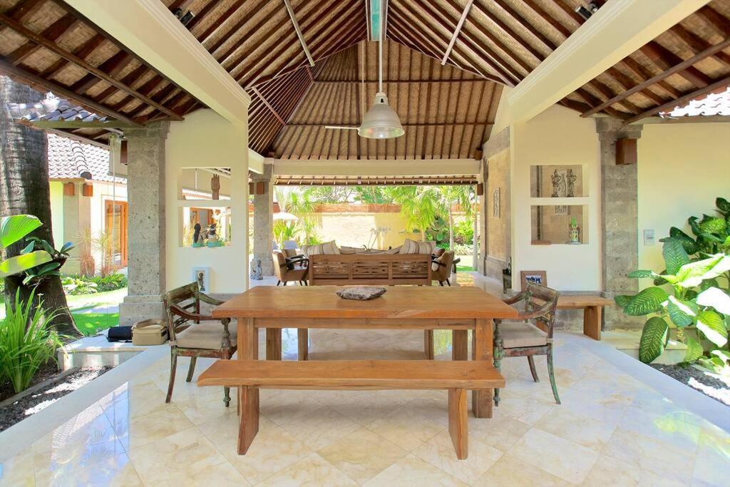 Tropical Oasis, Mimba *