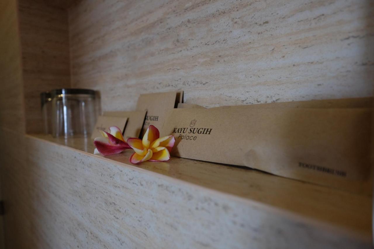 Kayu Sugih Palace Guest house *