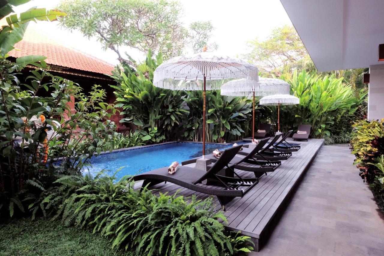 Kayu Sugih Palace Guest house