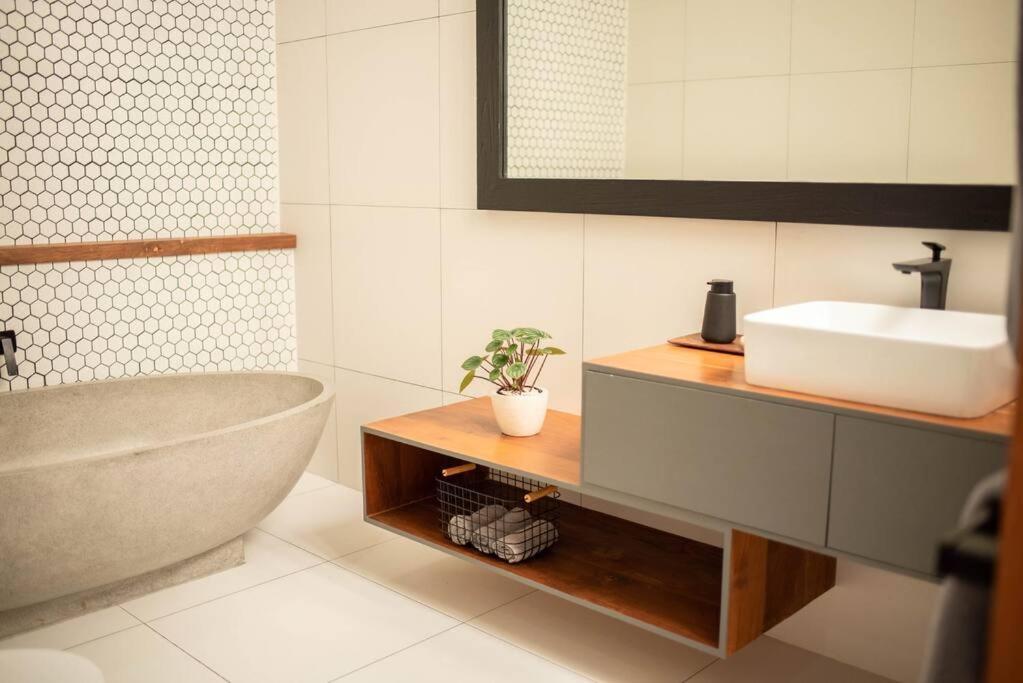 Nika Indi - 2 Bedroom With Pool At Villa