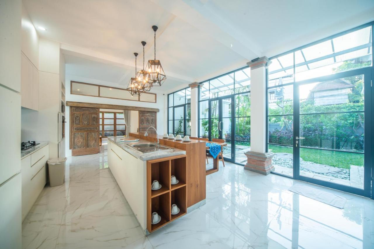 Sayang 111 Villa-type With Large Living And Parking Space Villa